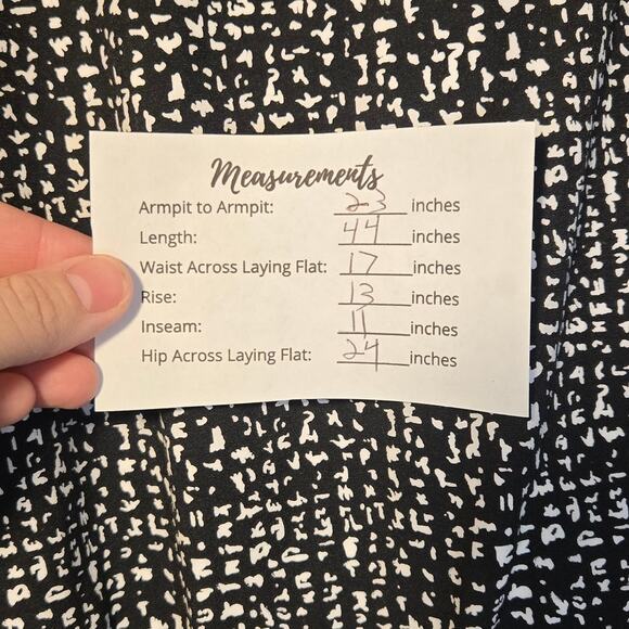 Melissa Harper B&W Print Pantsuit, Size 20W – Chic One-Piece Outfit [0378] - Picture 8 of 9